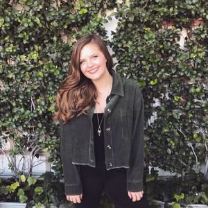 Meet your Posher, Emily